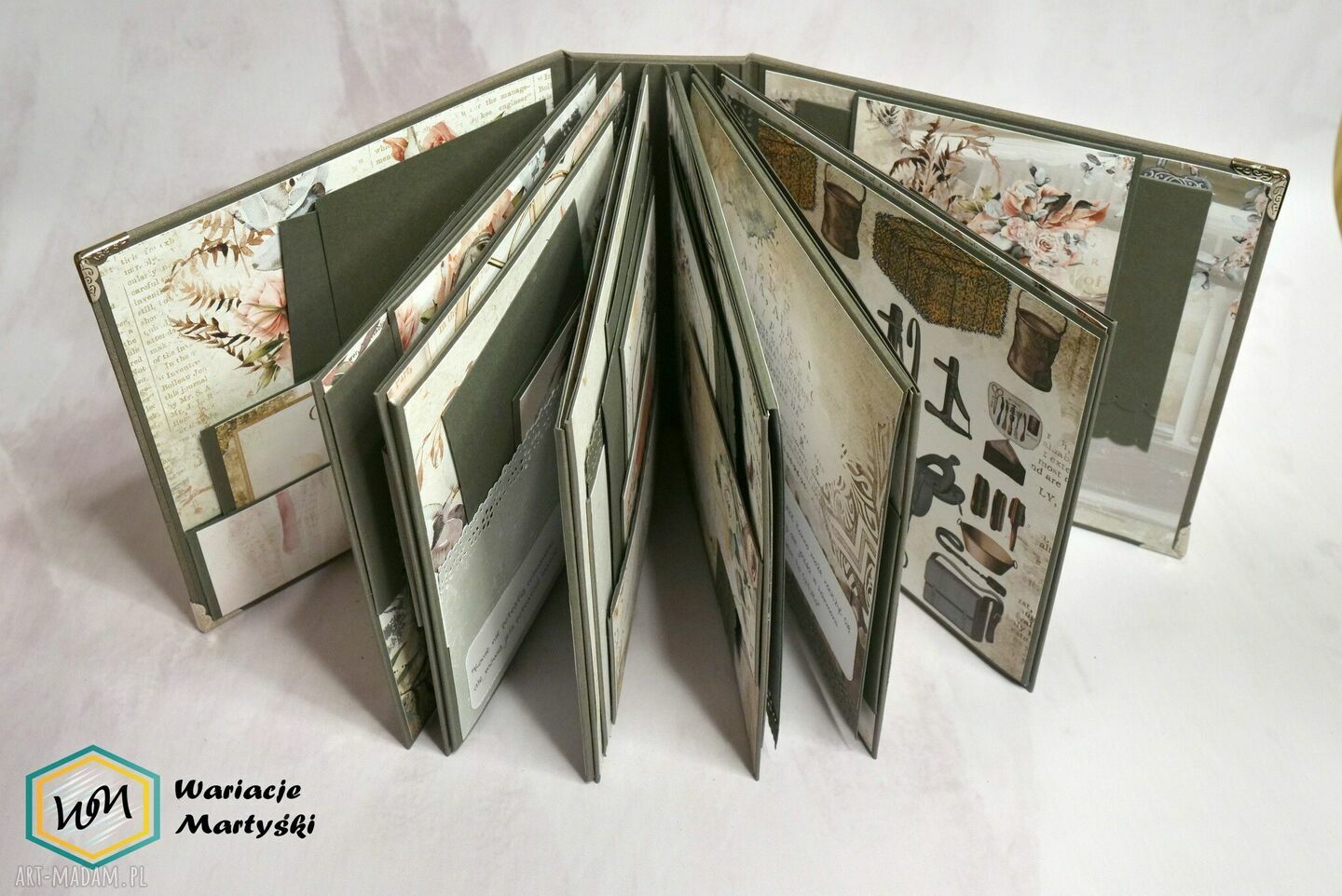 Album scrapbooking z motywem koni - pamiątka na zdjęcia i wspomnienia