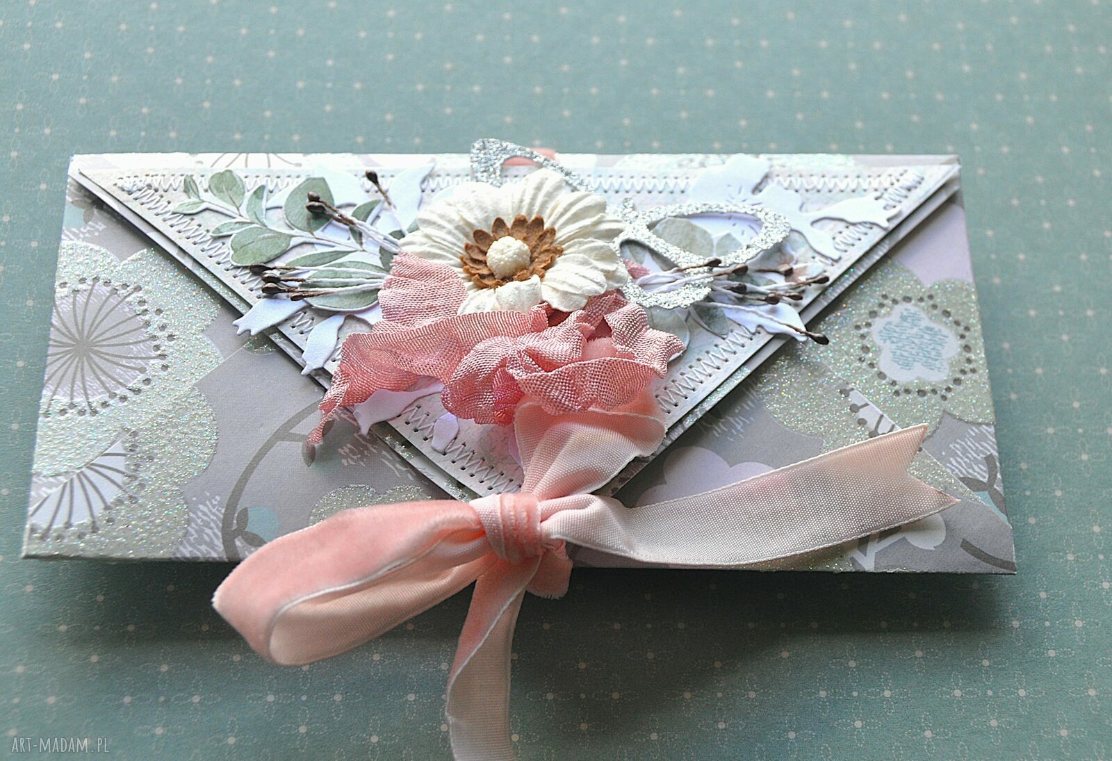 Koperta na prezent na uroczystość w stylu scrapbooking