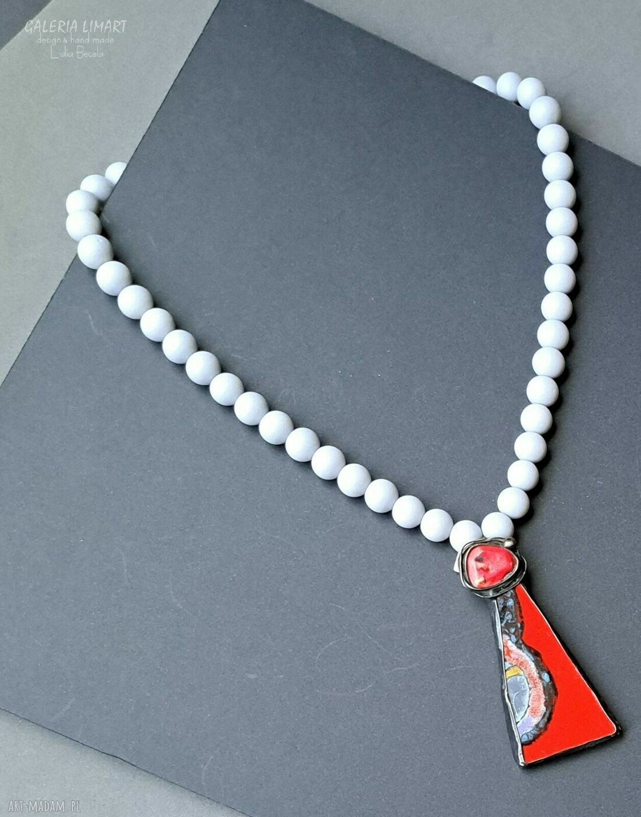 Naszyjnik handmade z koralem i ręcznie malowaną ceramiką Tiffany - prezent dla niej