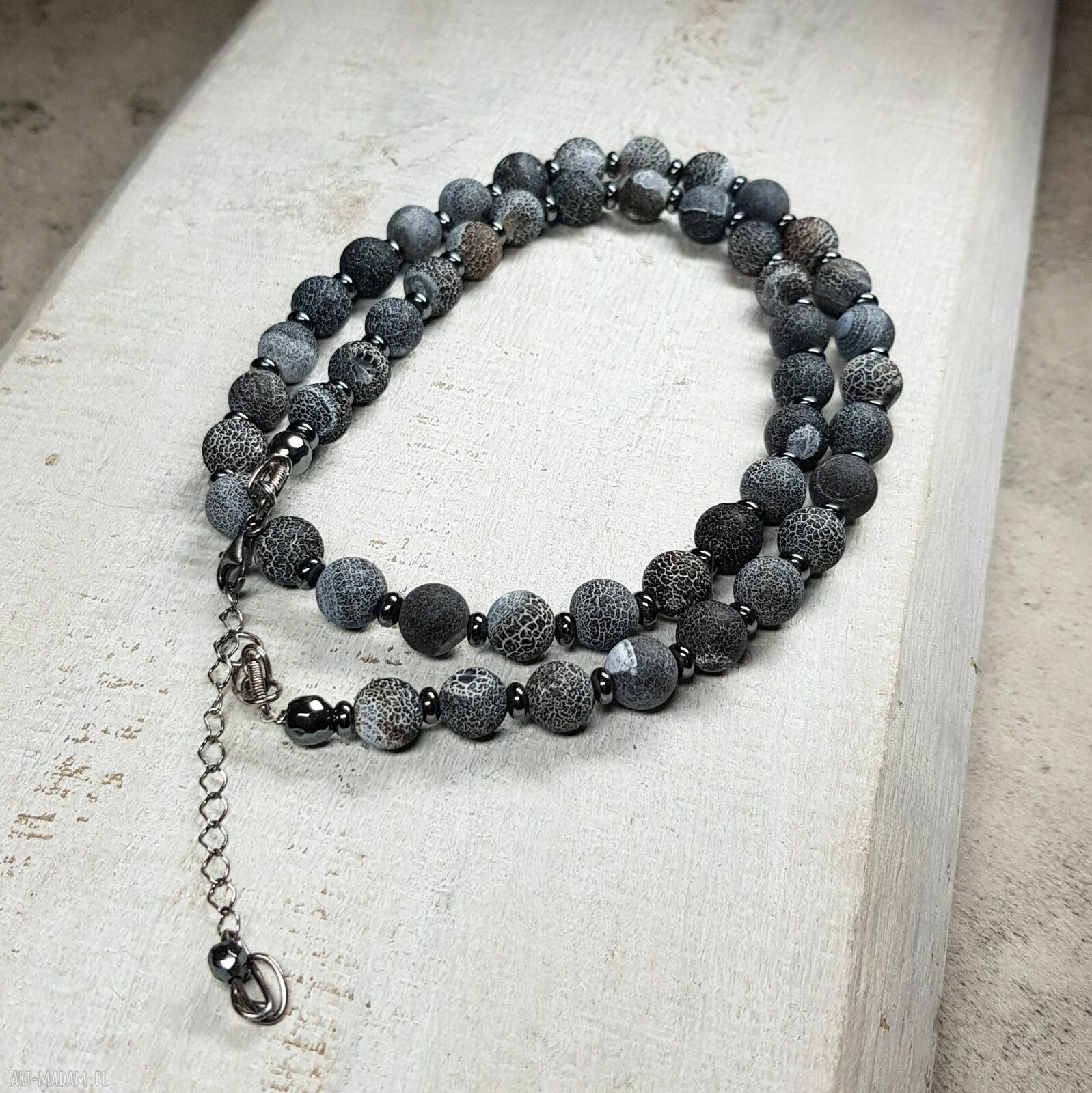 Korale z agatem dragon kors32 - matowe 8 mm, hematyt i srebrne zapięcie