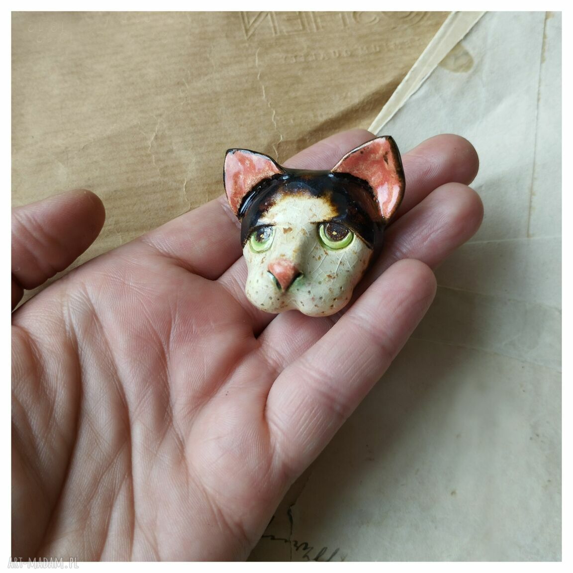 Koralik kocia główka z ceramiki handmade - pomysł na wyjątkowy dodatek