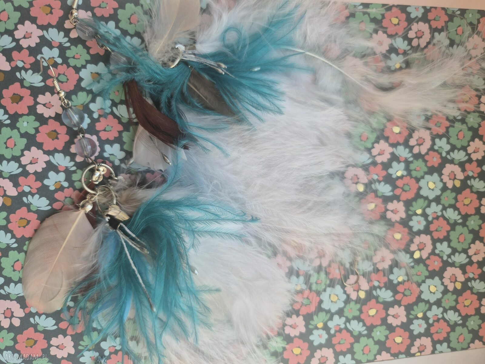 Kolczyki Boho z Koralików i Piór - Lekkie, Bardzo Widowiskowe na Imprezę