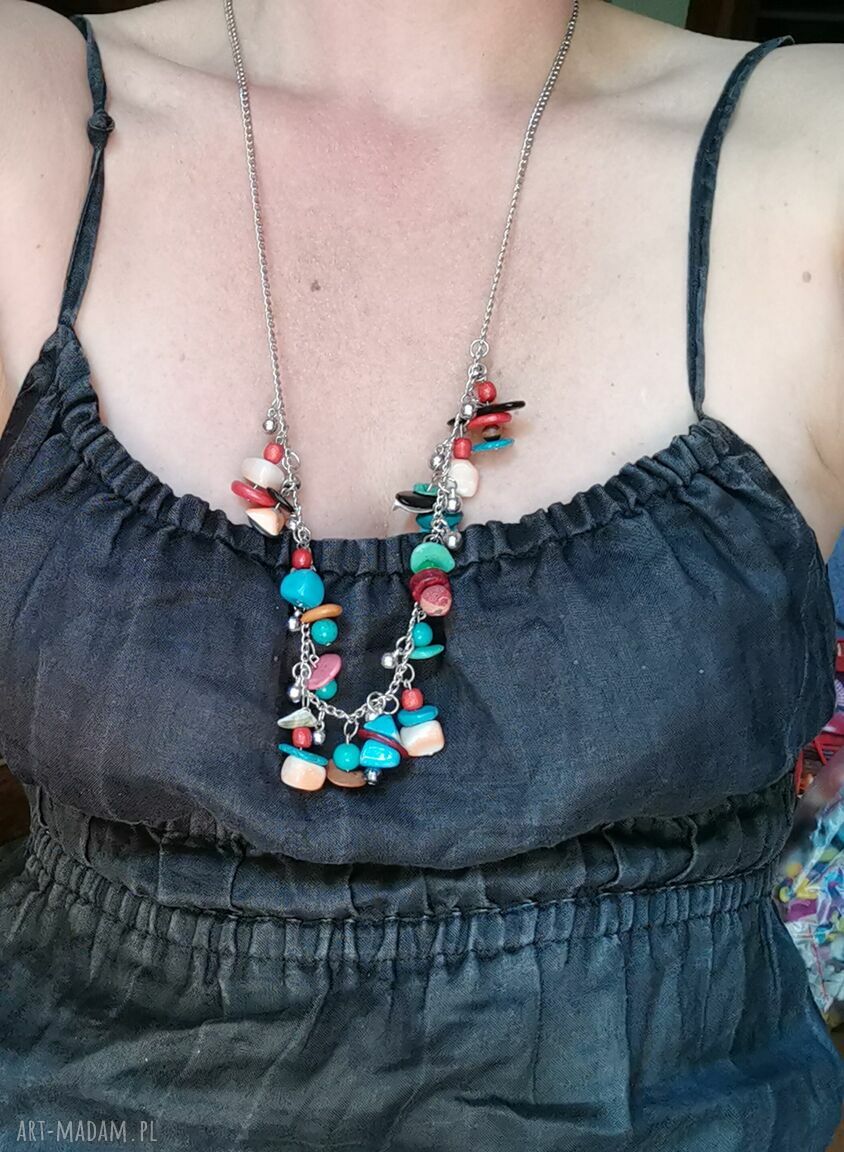 Naszyjnik koralikowy boho z muszlami i szkiełkami (box g1)