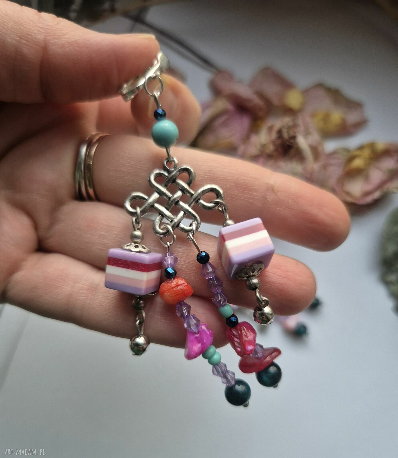 Długie klipsy boho z piór - Kornik w Brzozie, kolorowe, handmade