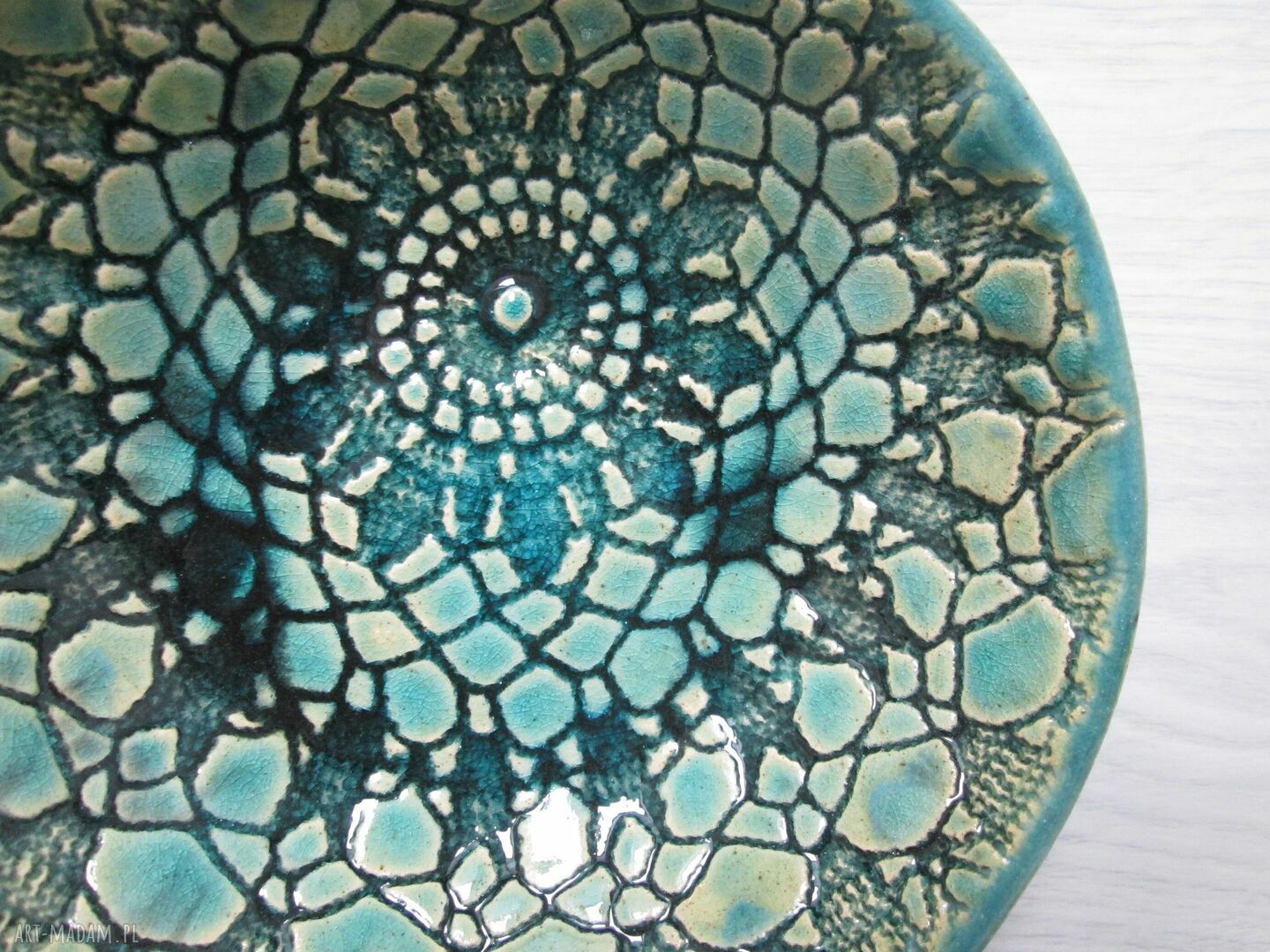 Turkusowa miseczka ceramiczna z koronką
