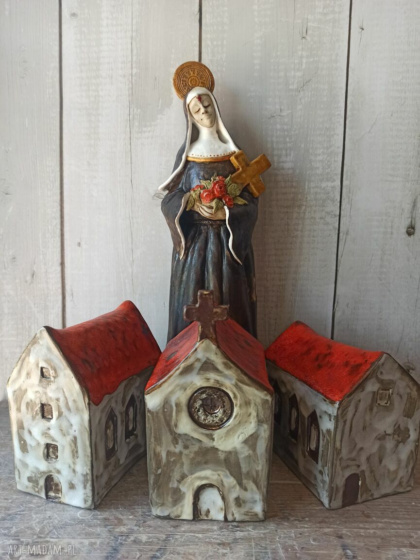 Kościółek 3-nawowy z krzyżem - ceramika handmade