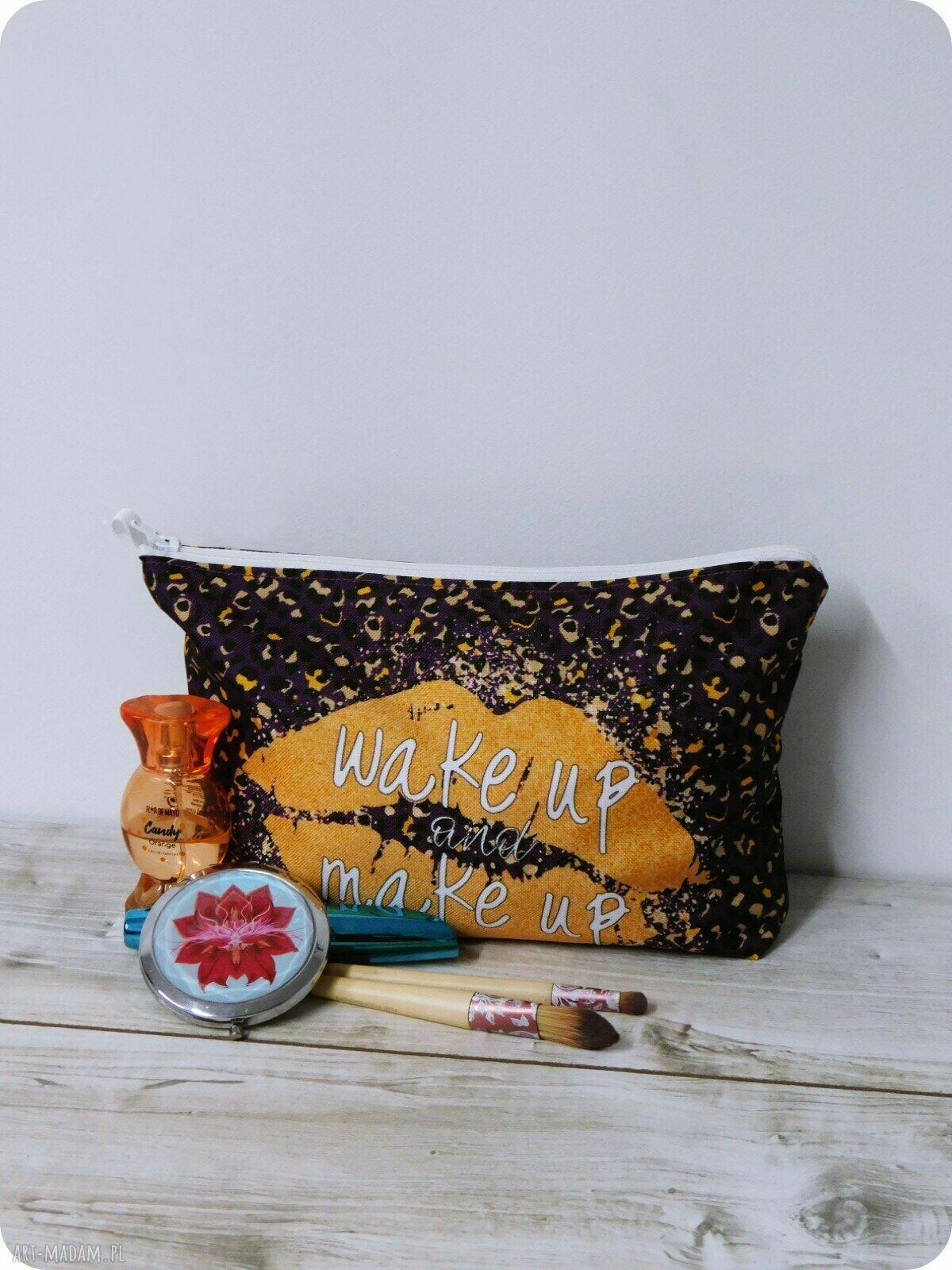 Kosmetyczka w centki „Wake up and make up” - duża, wodoodporna