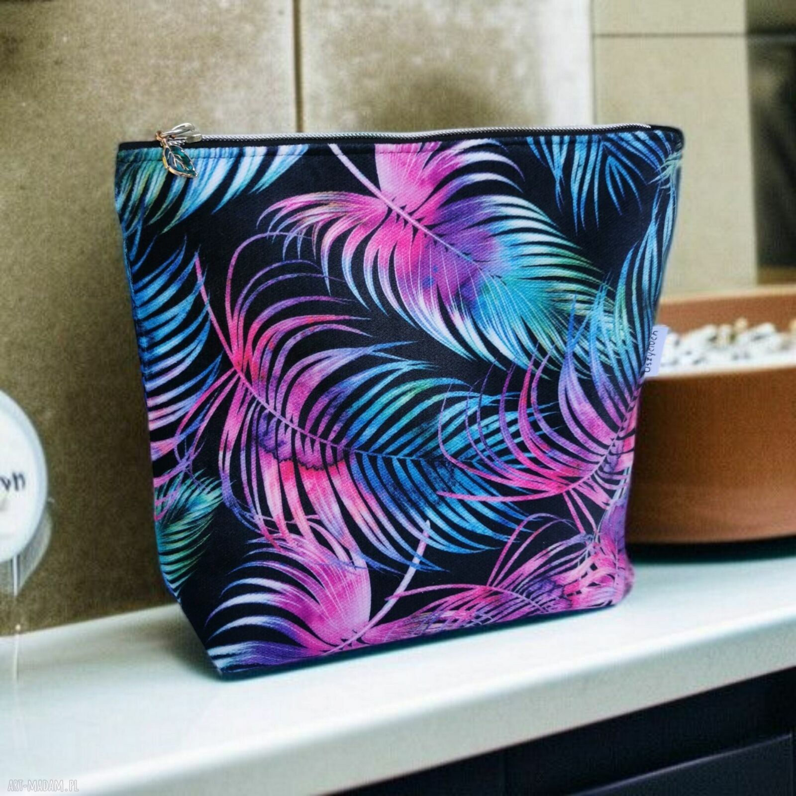 Duża welurowa kosmetyczka w pióra - etui organizer do torebki