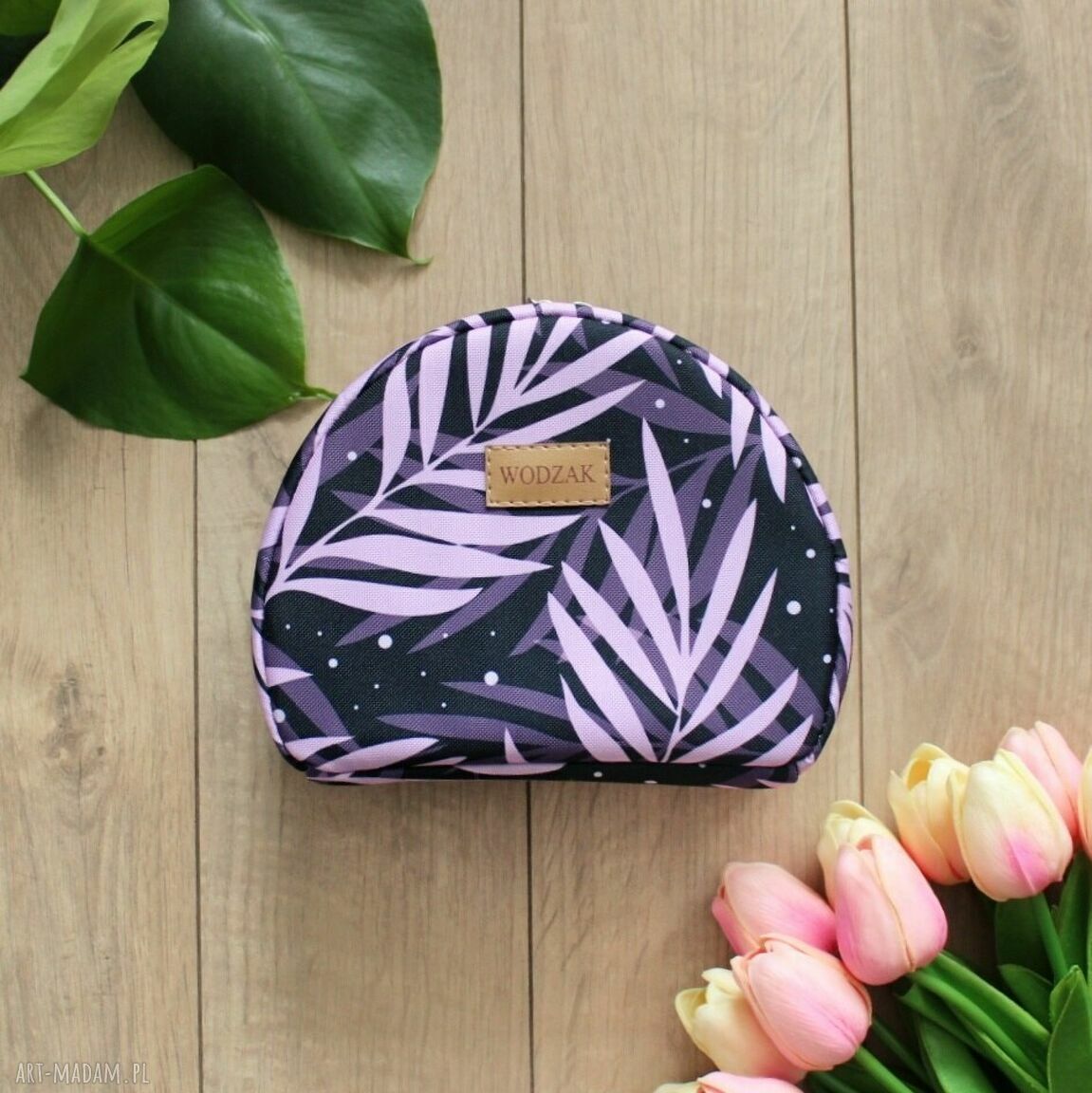 kosmetyczki: Kosmetyczka półksiężyc w fioletowe liście Ręczne wykonanie