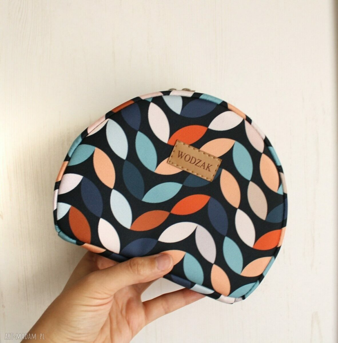 Kosmetyczka półksiężyc kolorowe listki wodoodporna damska