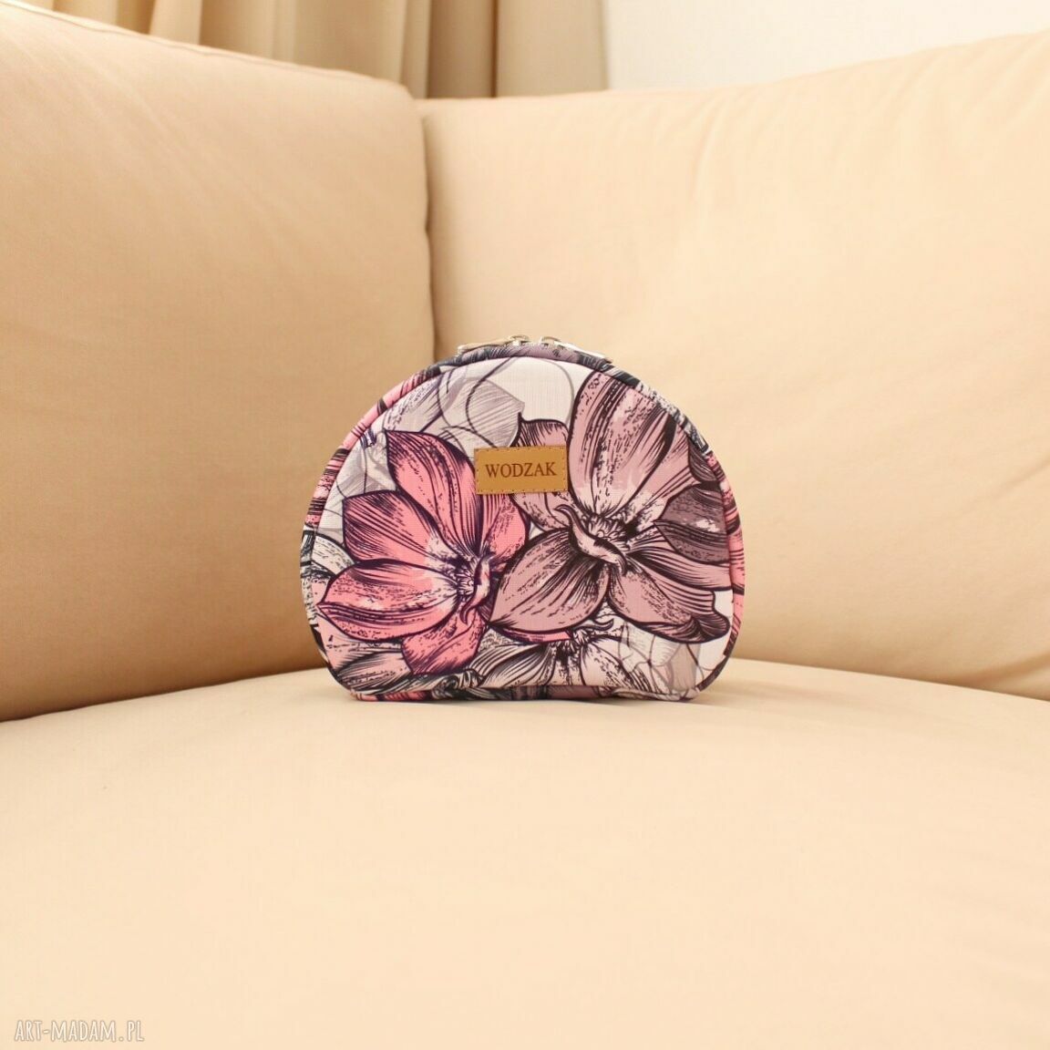 Kosmetyczka półksiężyc magnolie wodoodporna jasna damska prezent