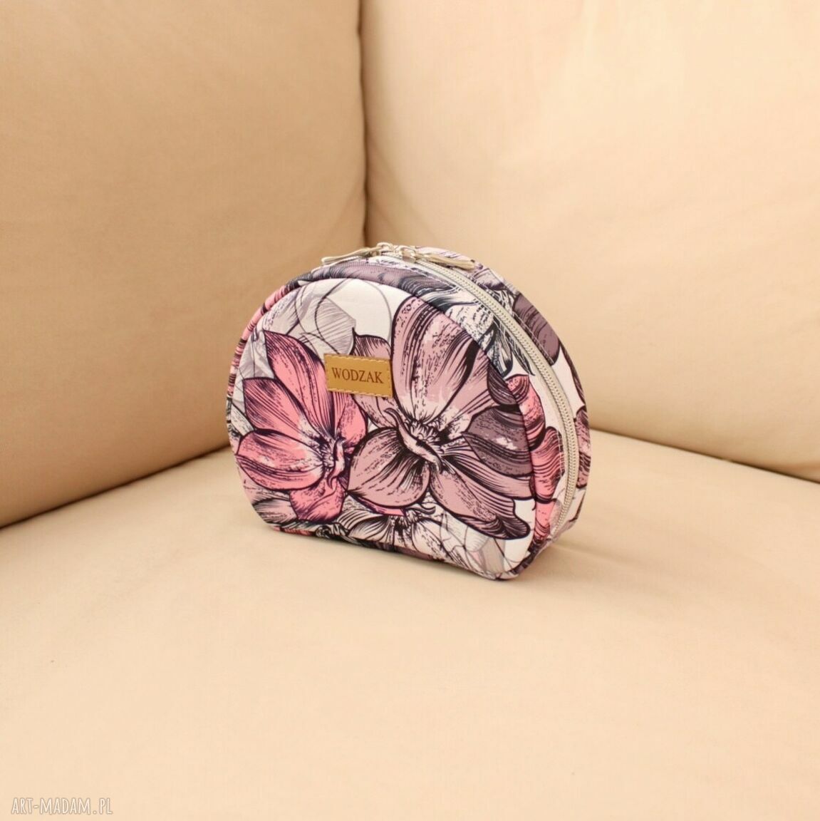 kosmetyczki: Kosmetyczka półksiężyc w magnolie, wodoodporna Autorskie