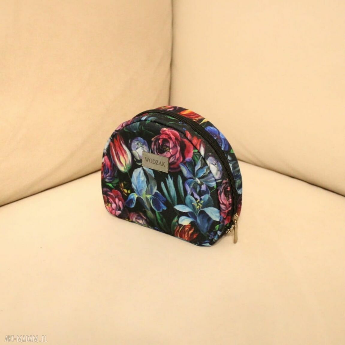 kosmetyczki: Kosmetyczka półksiężyc w malowane kwiaty, wodoodporna Autorskie