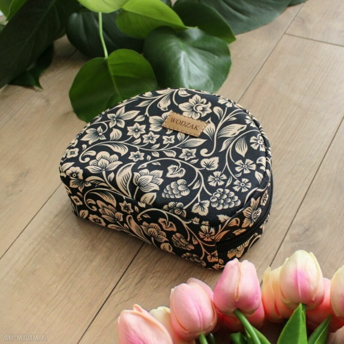 kosmetyczki: Kosmetyczka półksiężyc w złote kwiaty Ręczne wykonanie