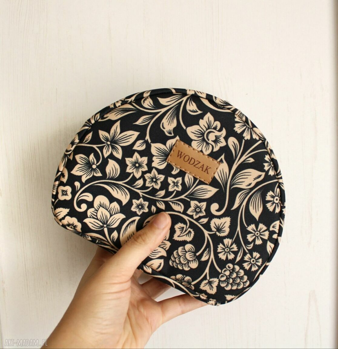 Kosmetyczka półksiężyc złote kwiaty czarna wodoodporna damska