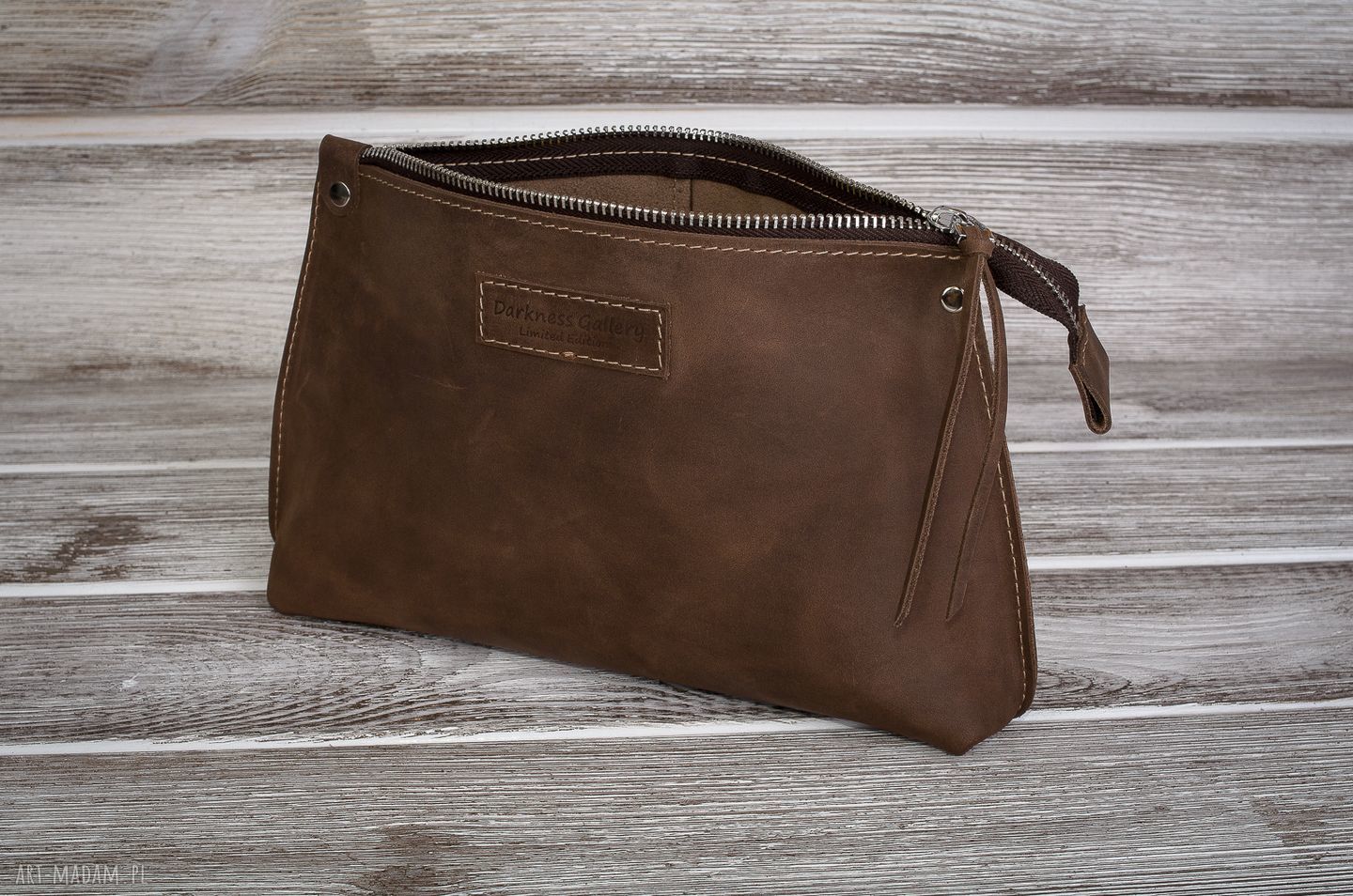 Brązowa skórzana kosmetyczka damska handmade - pojemny organizer na co dzień i w podróży