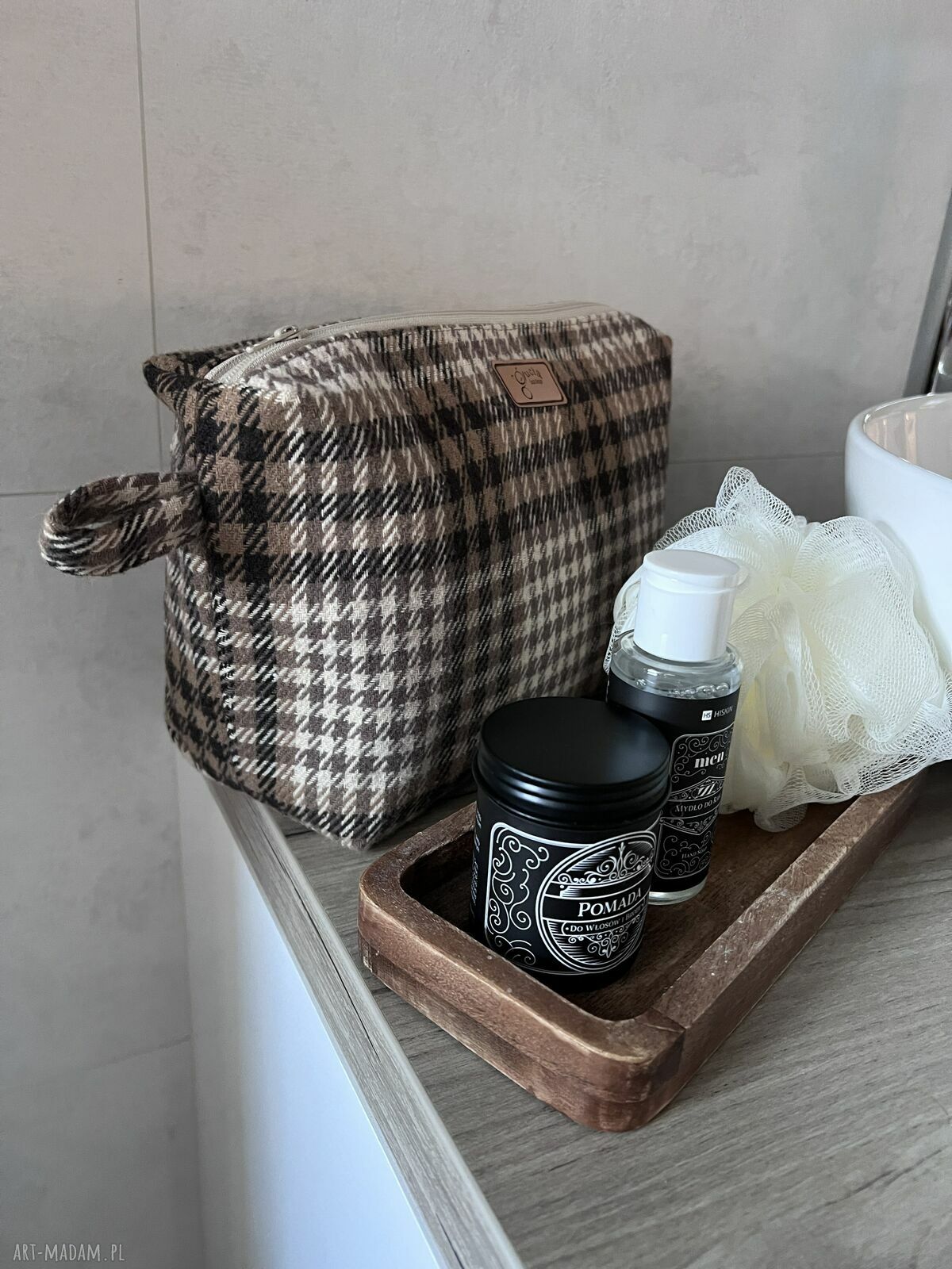 Ręcznie szyta kosmetyczka w klasyczną kratę - elegancki styl vintage