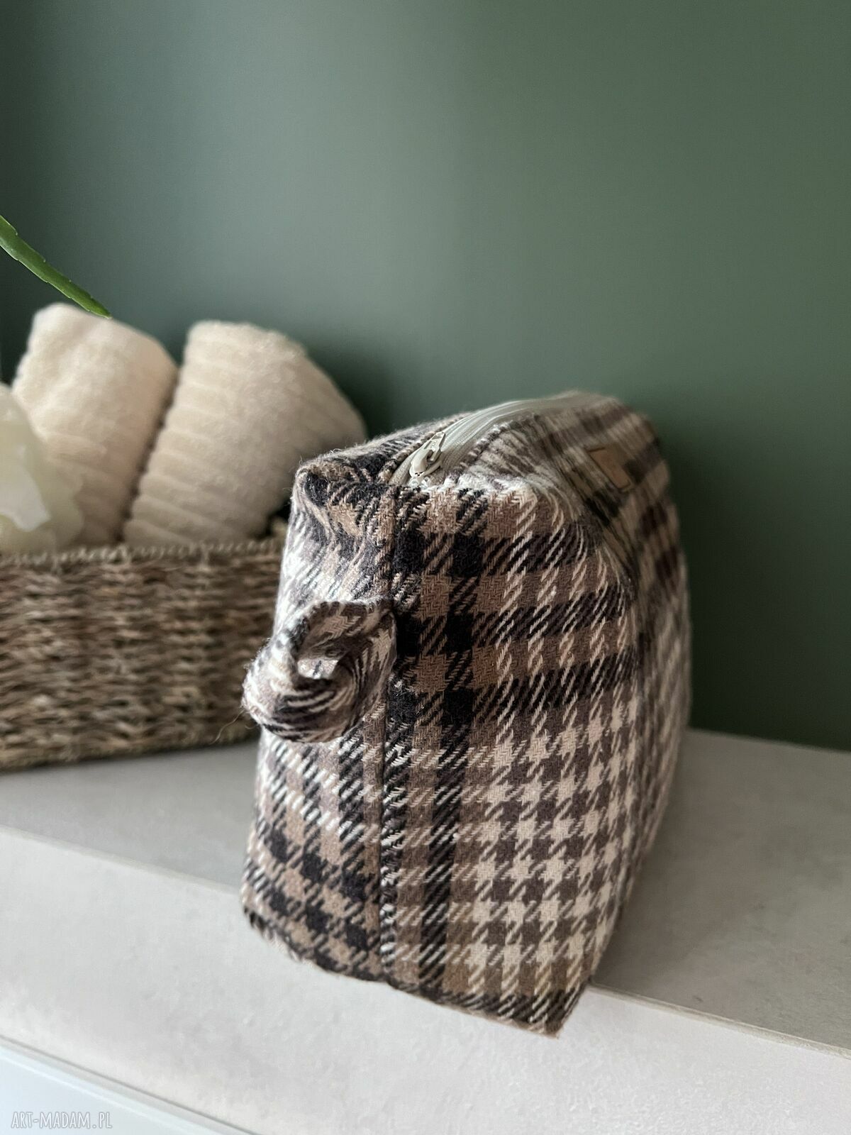 Ręcznie szyta kosmetyczka w klasyczną kratę - elegancki styl vintage