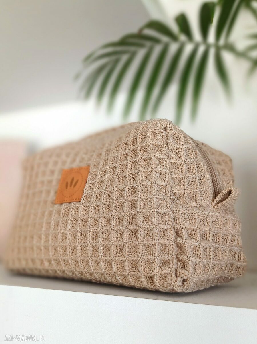 Kosmetyczka kuferek Wafel z beżowej plecionki - na kosmetyki, perfumy i kremy