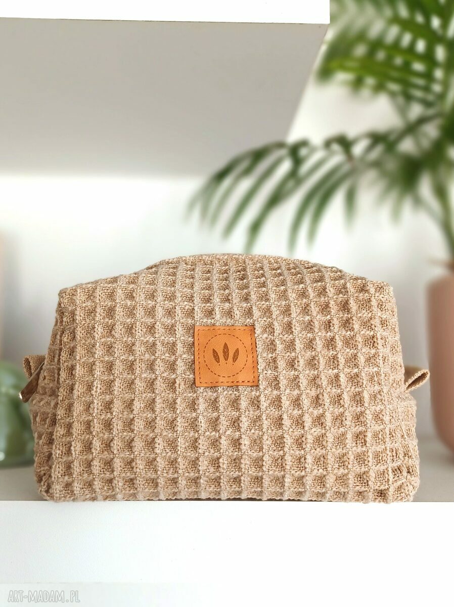 Kosmetyczka kuferek Wafel z beżowej plecionki - na kosmetyki, perfumy i kremy