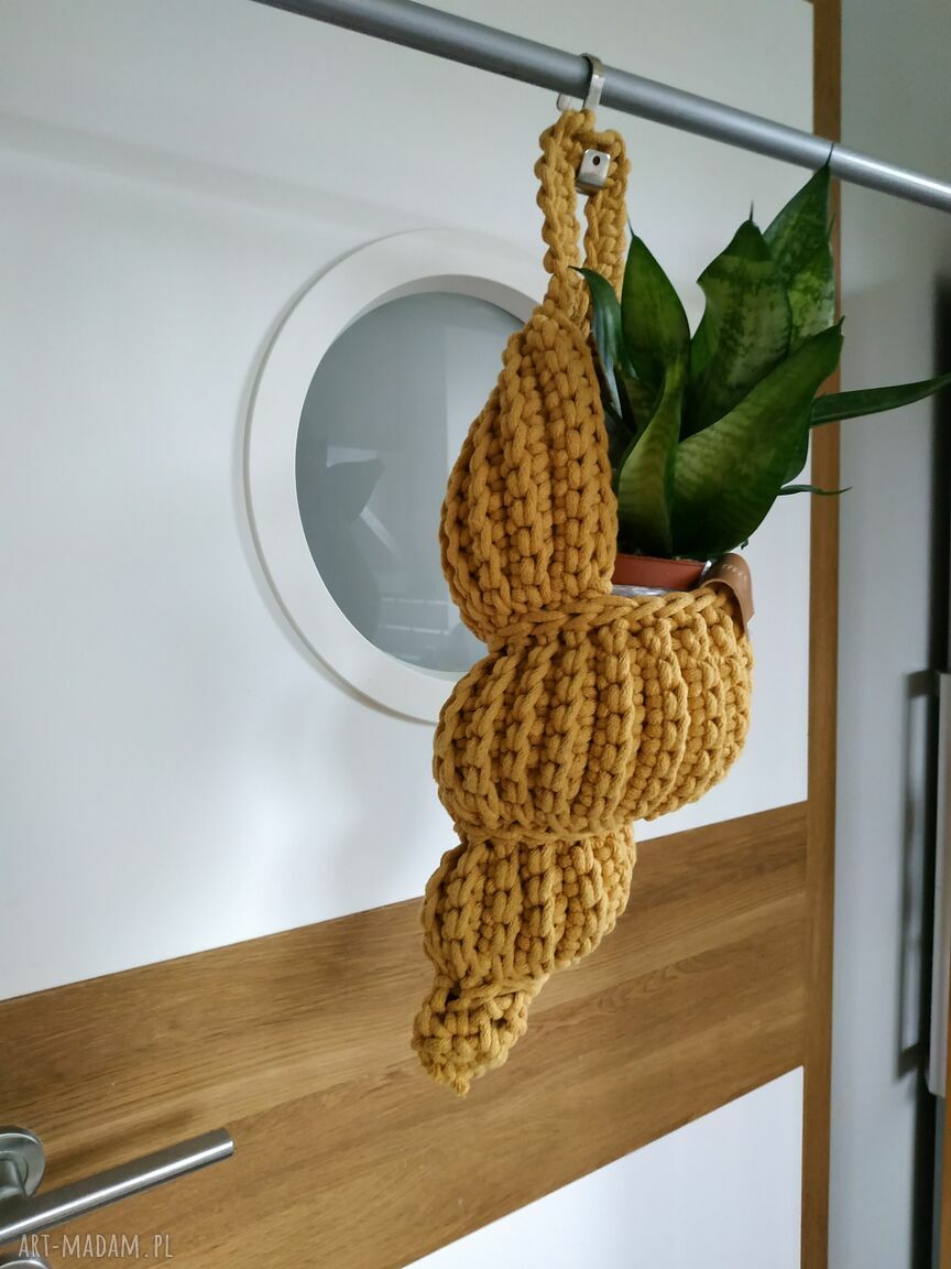 Kosz Muszla podłużna - wisząca dekoracja do łazienki na szydełku (56 cm)