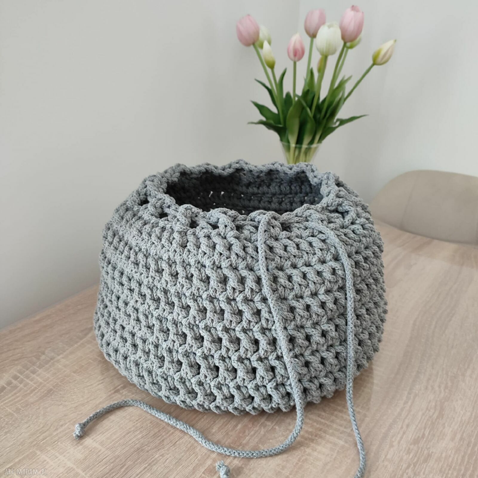 Ręcznie szydełkowany kosz z bawełnianego sznurka 30x20 cm - do łazienki i na co dzień