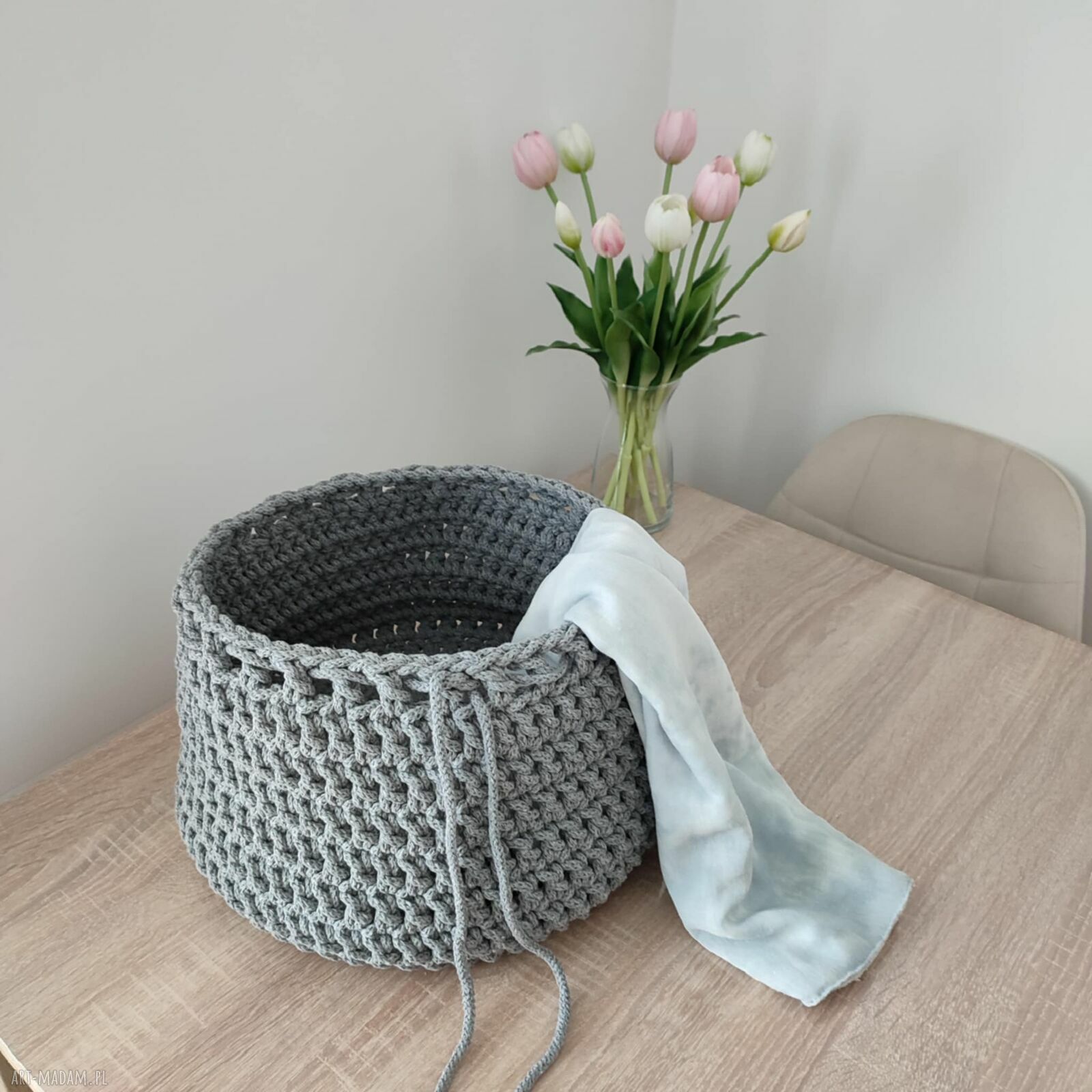 Ręcznie szydełkowany kosz z bawełnianego sznurka 30x20 cm - do łazienki i na co dzień