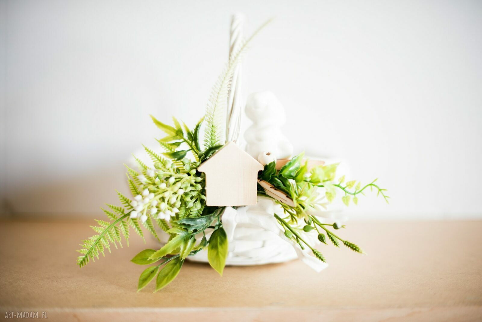 Koszyczek Wielkanocny Święconka z pobielanej wikliny - handmade stroik