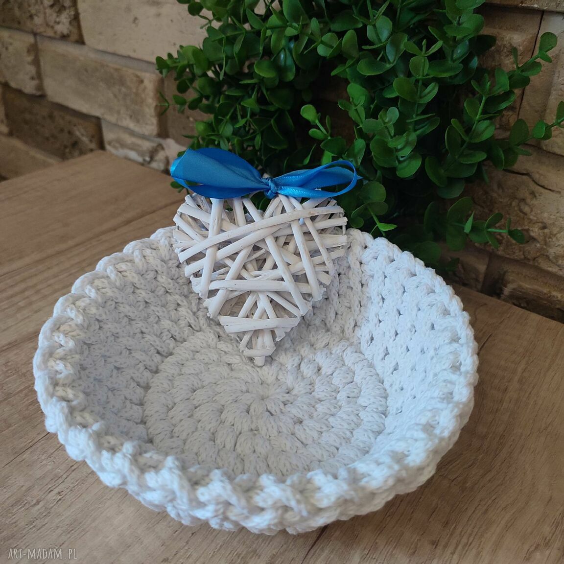 Ręcznie robiony koszyk okrągły ze sznurka 12x7 cm na owoce
