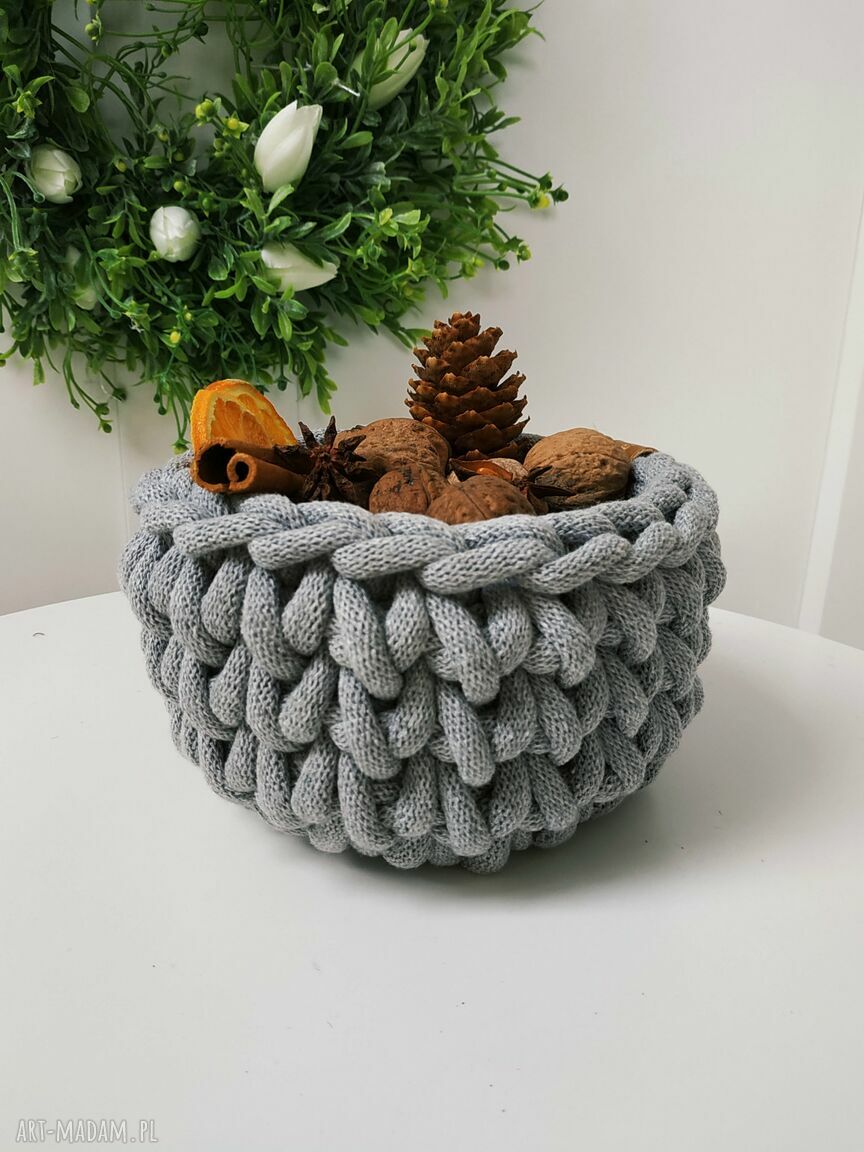 Koszyk świąteczny na orzechy Babełek - szary handmade