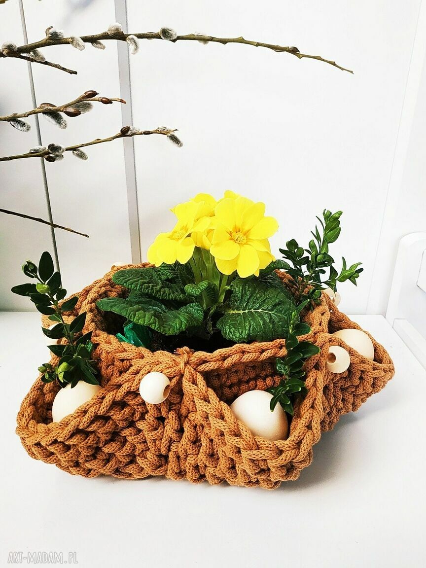 Karmelowy koszyk wielkanocny z przegródkami na jajka - handmade