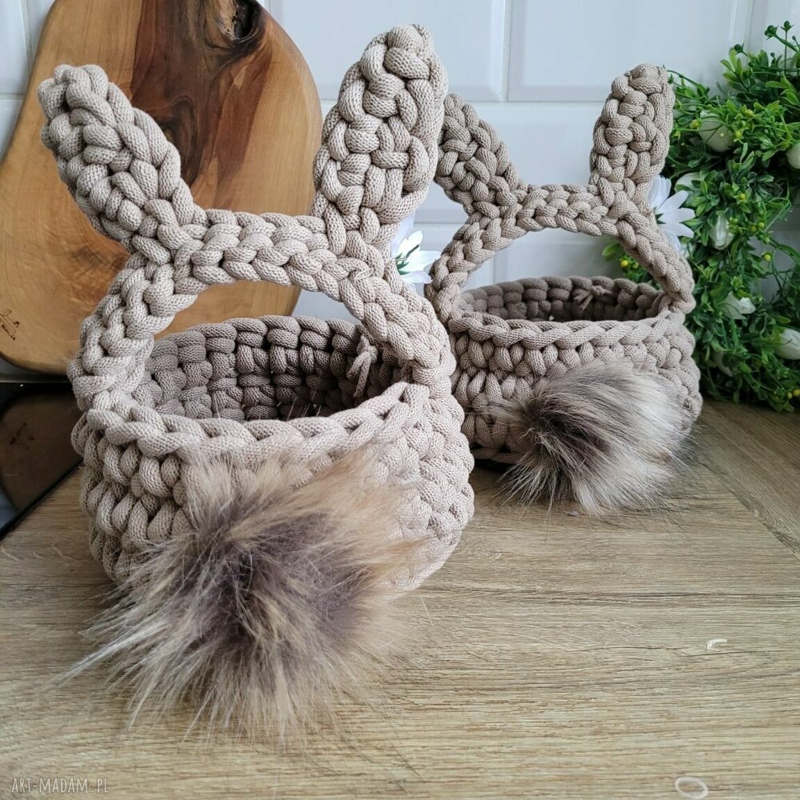Koszyk wielkanocny Zajączek dla dziecka - z uszkami i ogonkiem