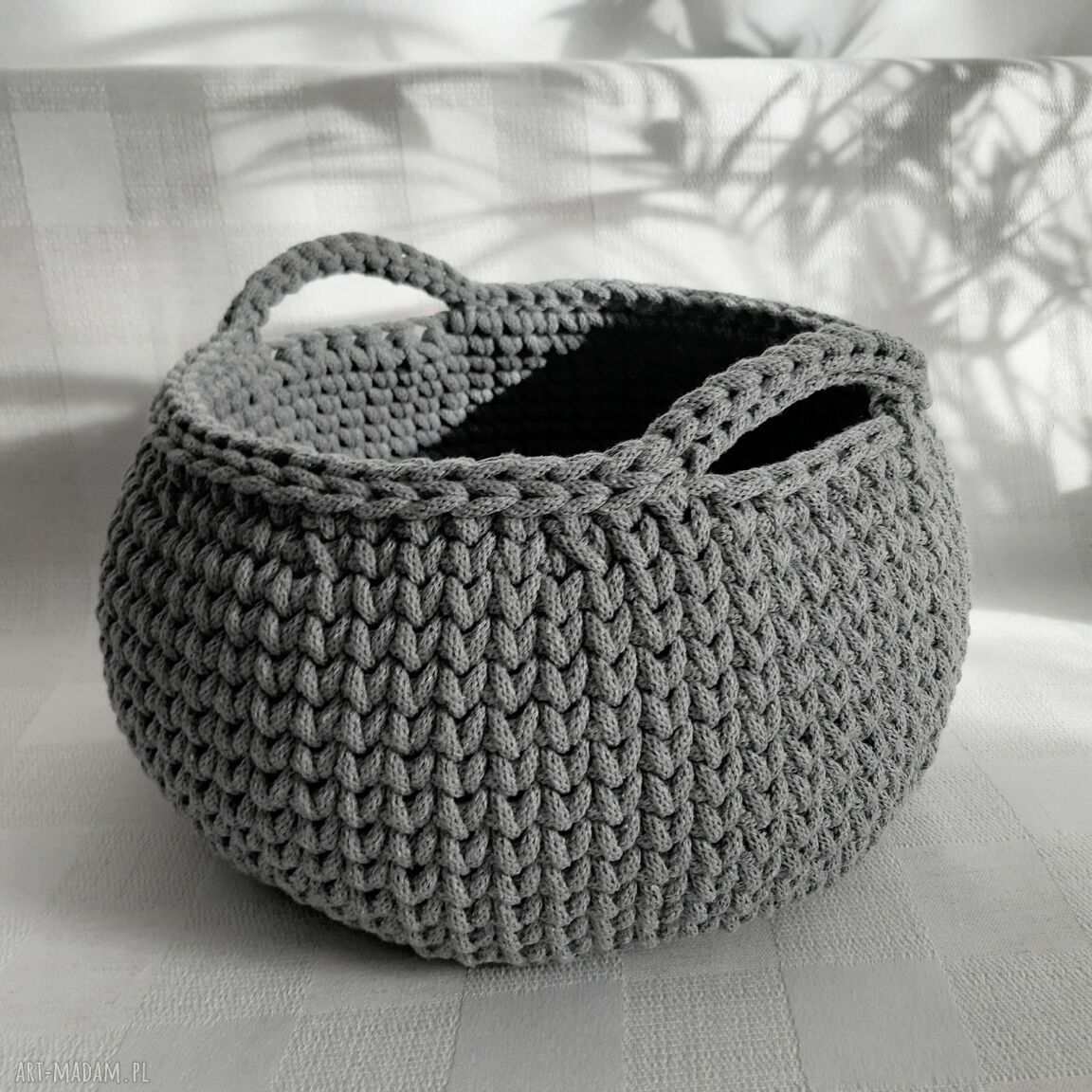 Szary koszyk ze sznurka bawełnianego 30x18 cm - ręczna plecionka do przechowywania