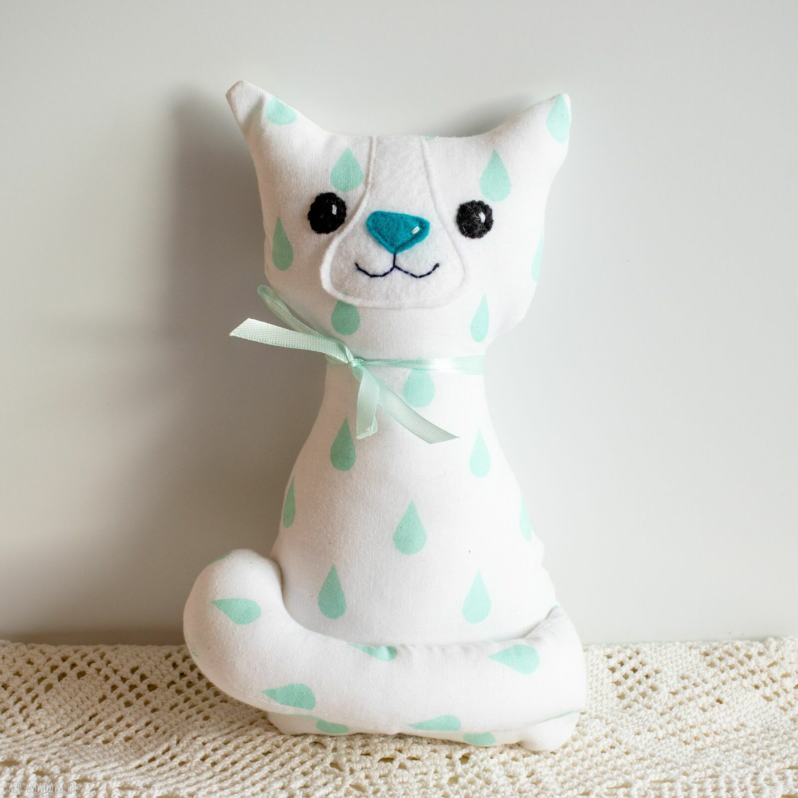 Kotek Torebkowy Turkusek 25 cm - ręcznie wyszywana maskotka