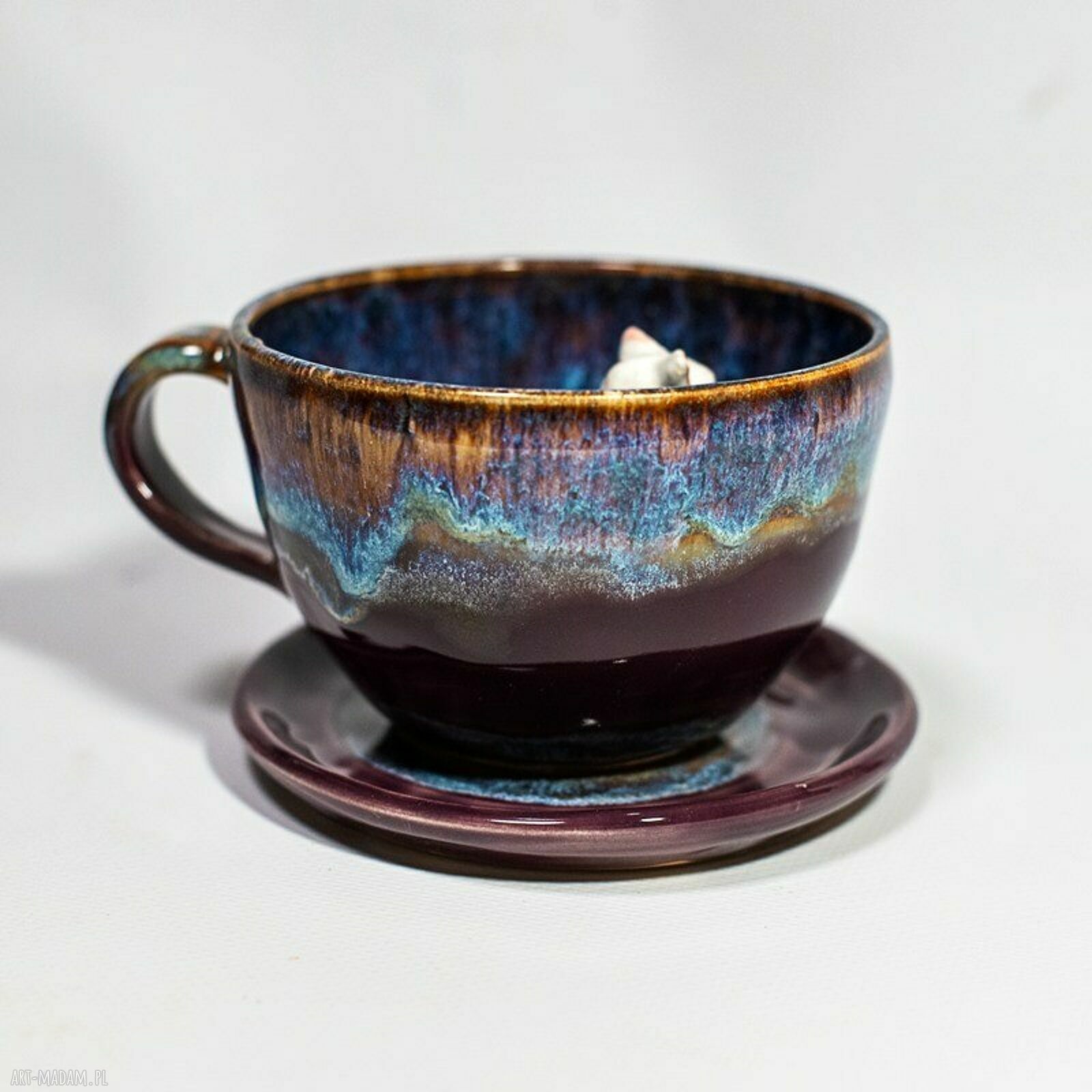 Ręcznie toczona filiżanka ceramiczna z kotem Violet opal - ok. 300 ml (komplet z talerzykiem)