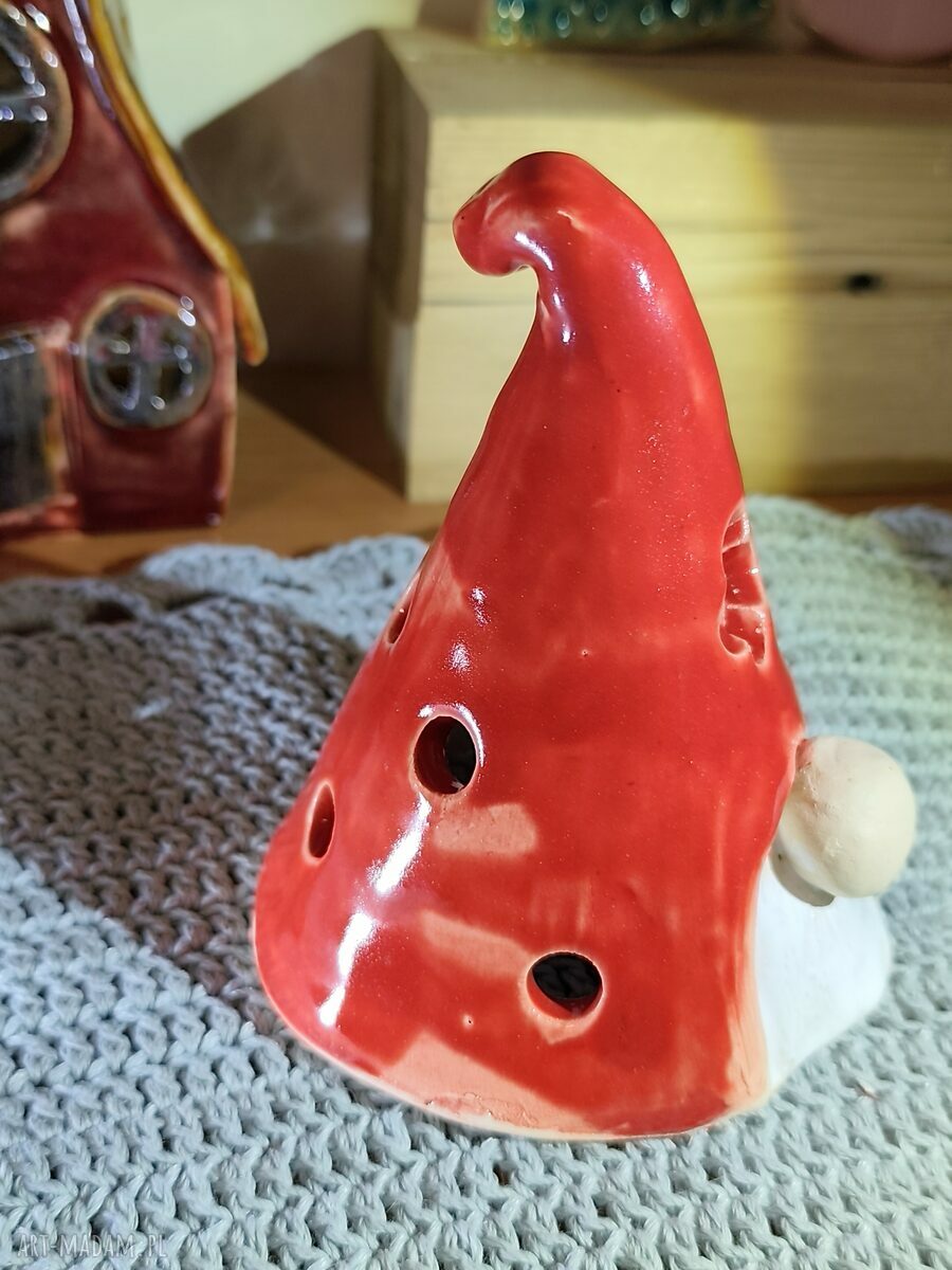 Krasnal ceramiczny lampion na Boże Narodzenie