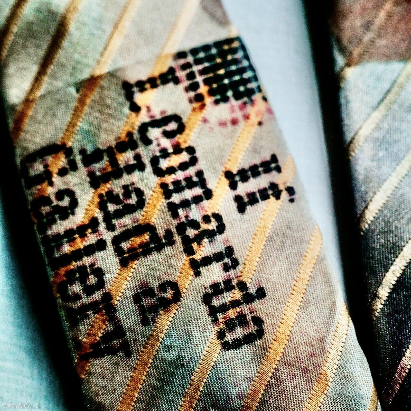 Jedwabny krawat OKO dla niej i dla niego (100% pure silk)