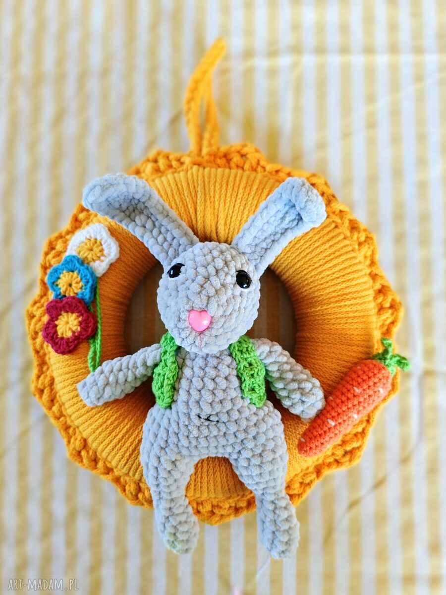 Wianek wielkanocny wykonany szydełku handmade wielkanoc kroliczek