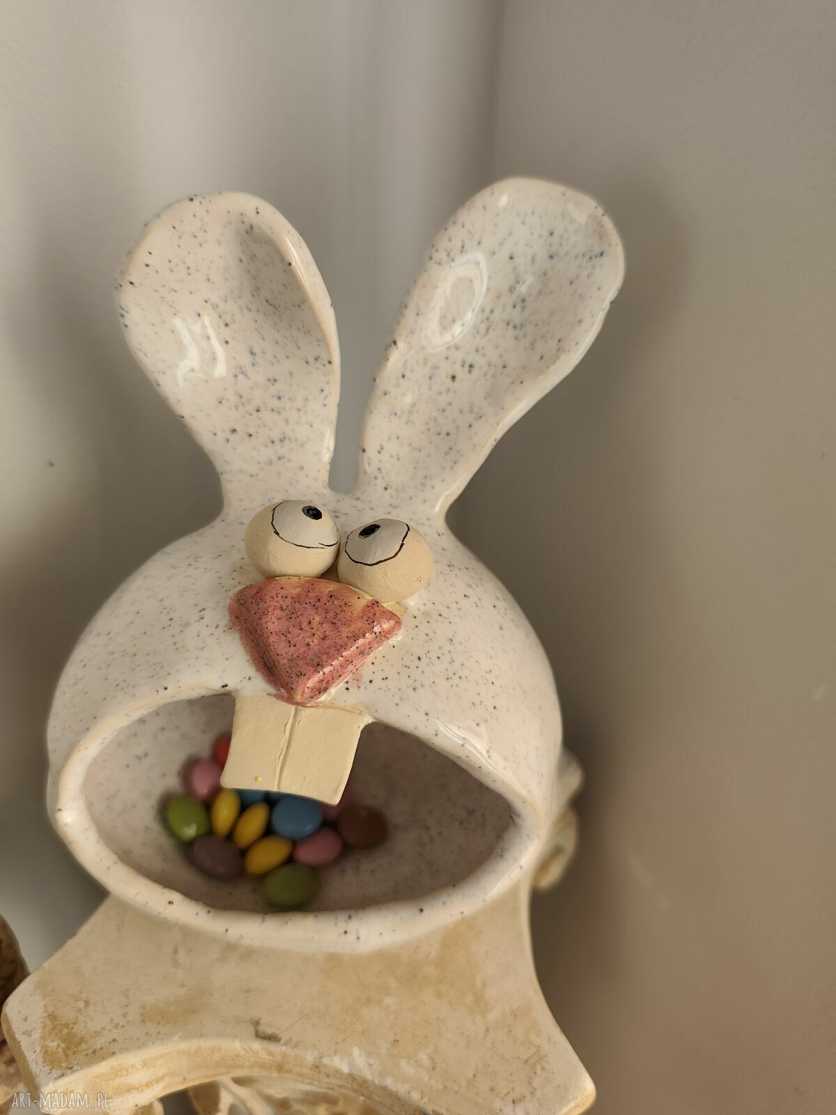 Królik miseczka ceramiczna na Wielkanoc - słodkie jajeczka i cukierki