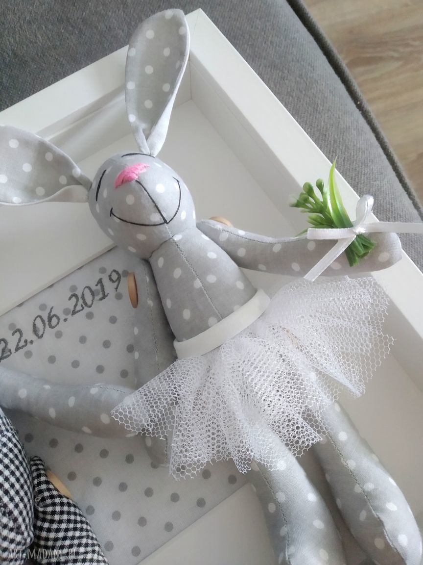 Króliki ślubne - personalizowana ramka 25x25 cm dla młodej pary