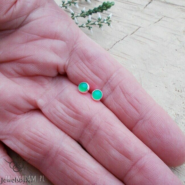 Kolczyki sztyfty z chryzoprazu 4mm - kropki