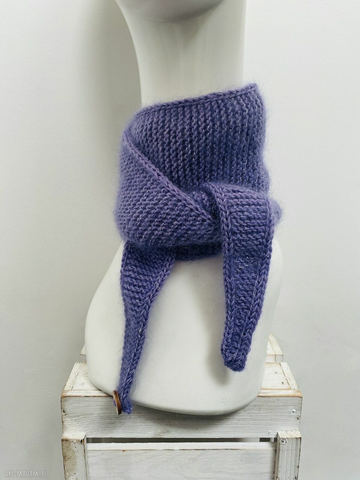 Minimalistyczny krótki szalik wiązany z merino i kid silk - ręcznie robiony