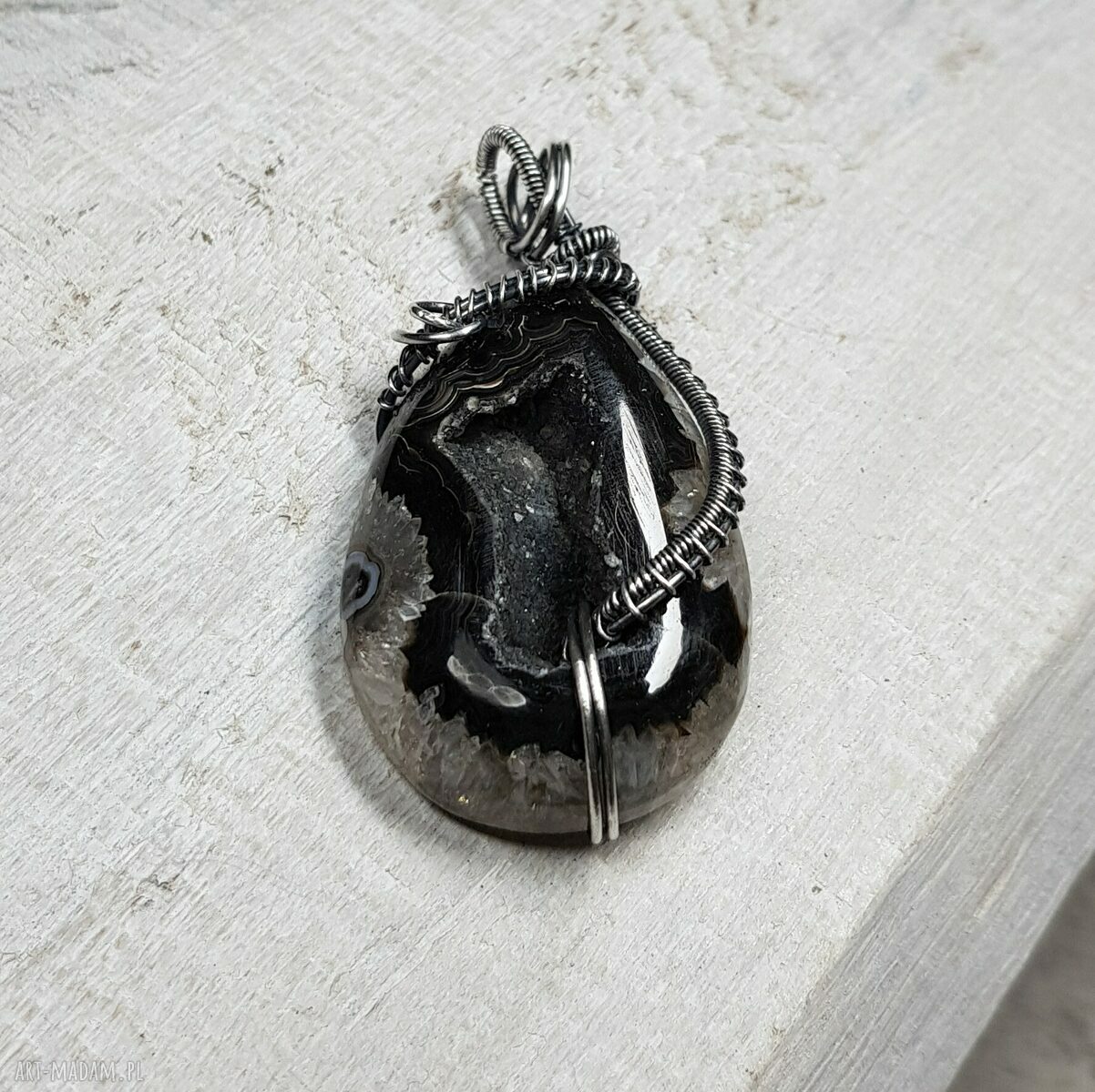 Kryształowa druza agatu - srebrny wisiorek z labradorytem (wire-wrapping)