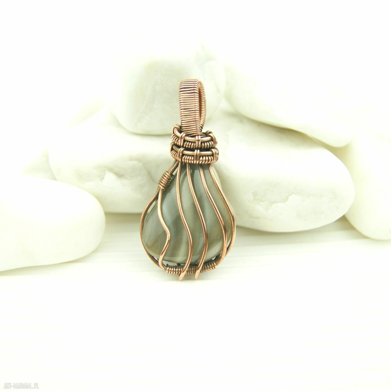Krzemień pasiasty - wisiorek wire wrapping w miedzianej, oksydowanej oprawie