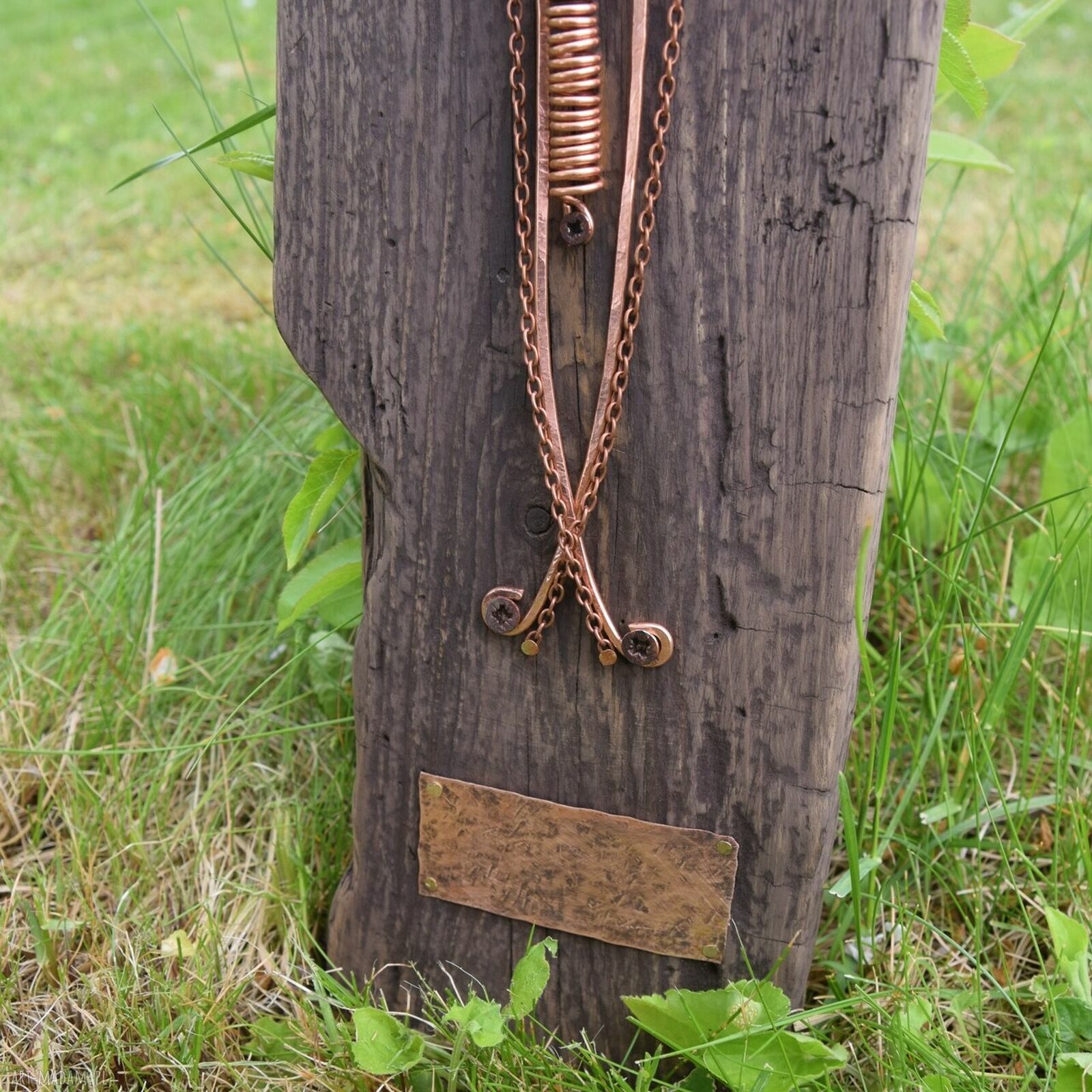 Krzyż z miedzi na starej desce - dekoracja handmade gotowa do zawieszenia
