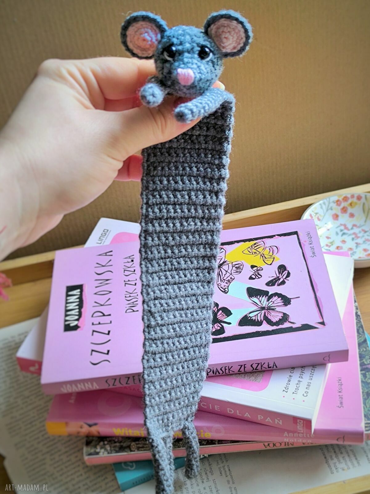 Zakładka do książki Myszka Moremi Dolls - na szydełku
