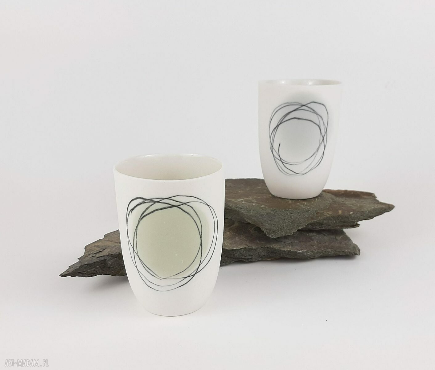 Kubeczek do kawy z porcelany 150 ml - ręcznie malowana dekoracja (bez ucha)