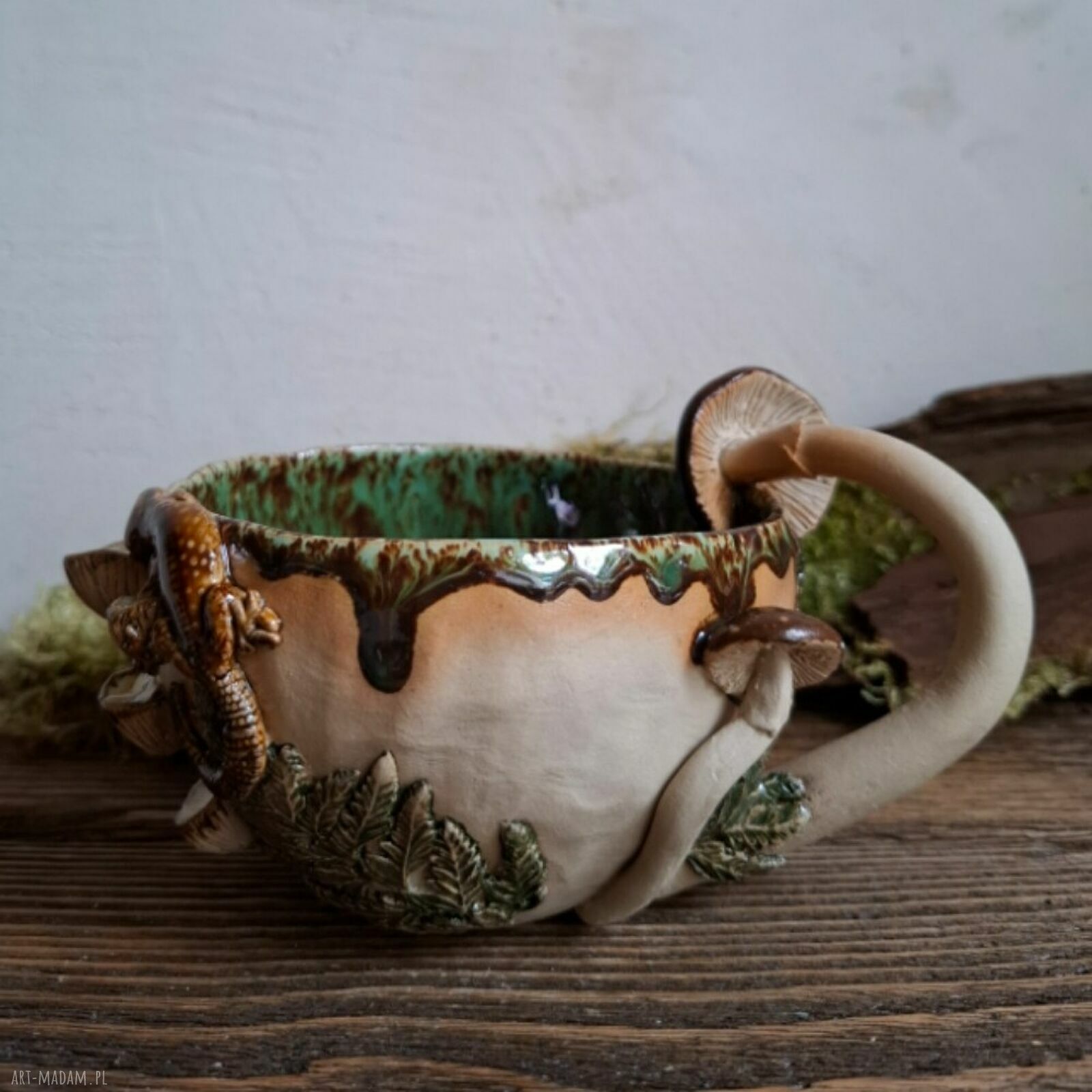 Kubek ceramiczny Leśny Dar z jaszczurką - handmade Smokfa