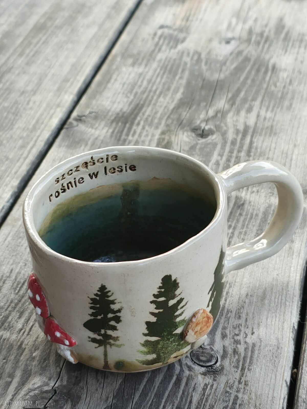 Kubek ceramiczny handmade z motywem lasu i grzybów