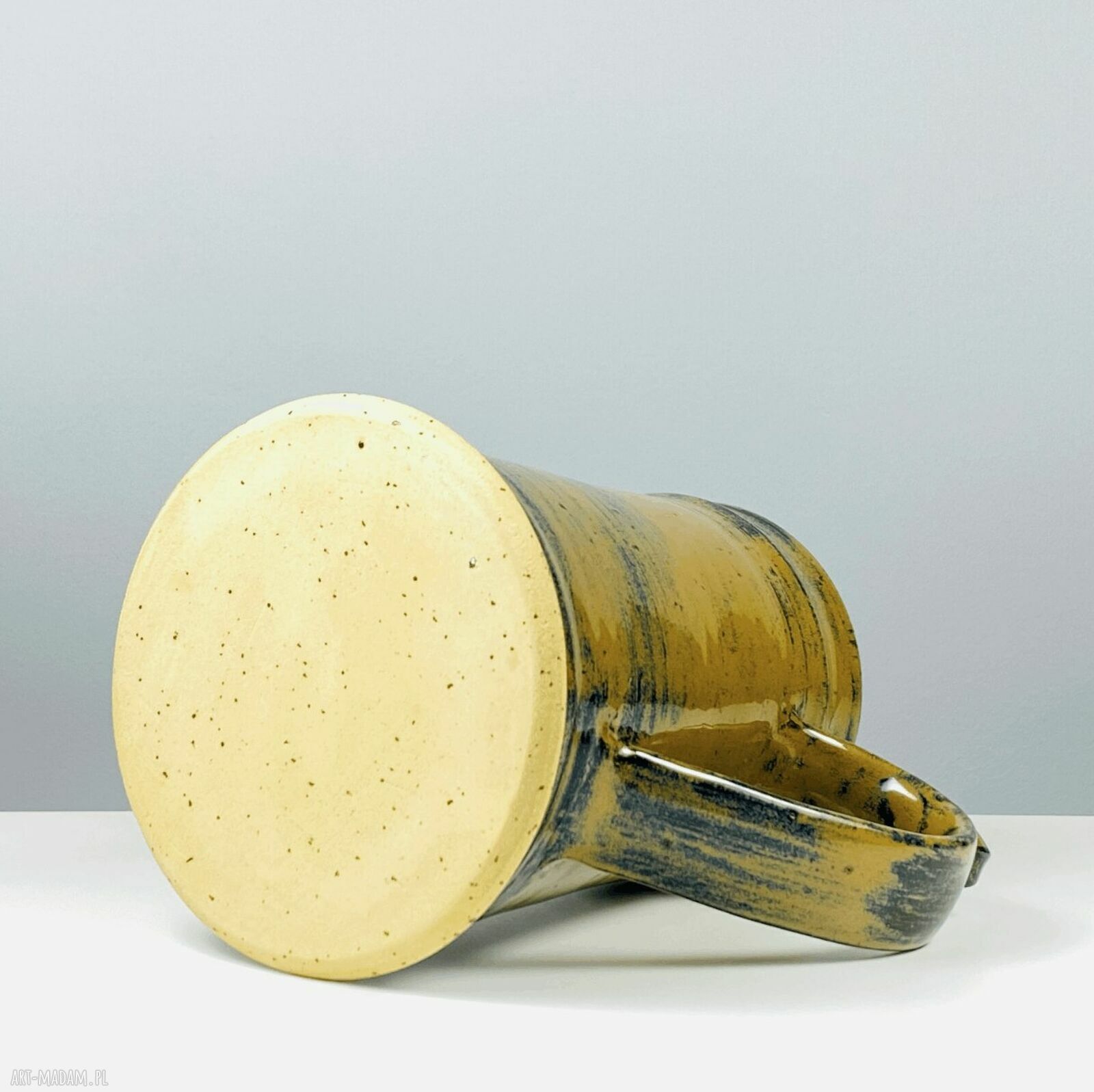 Kubek ceramiczny w kształcie kufla 400 ml - karmel i gorzka czekolada
